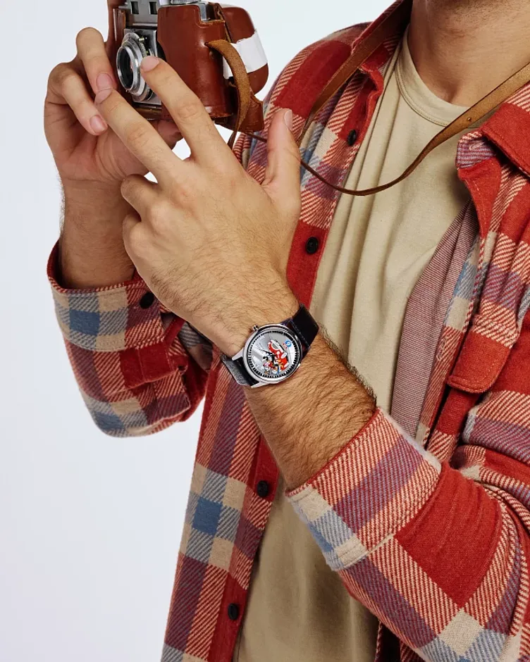 Sensational Six Road Trip Silver-Tone Dial Leather Strap FE7110 Sensational Six Road Trip Silver-Tone Dial Leather Strap FE7110